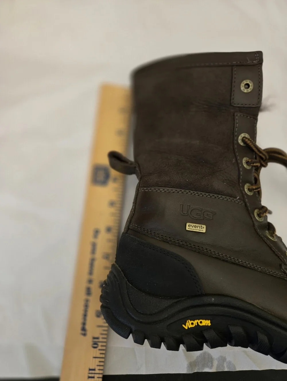 Ugg Adirondack II Womens Sz 6 Winter Boots Waterproof Vibram Warm Sherling